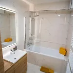 Po Newly Built شقة *