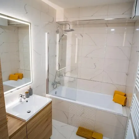 Po Newly Built Apartman *