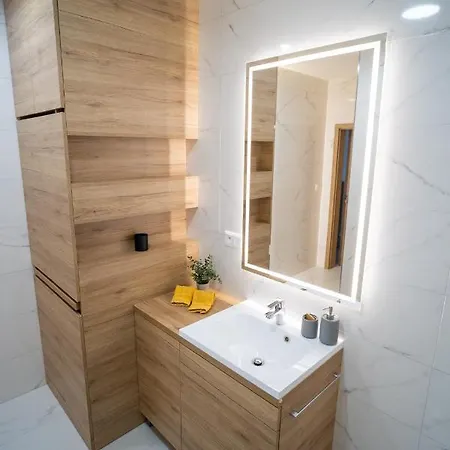 Po Newly Built Apartman